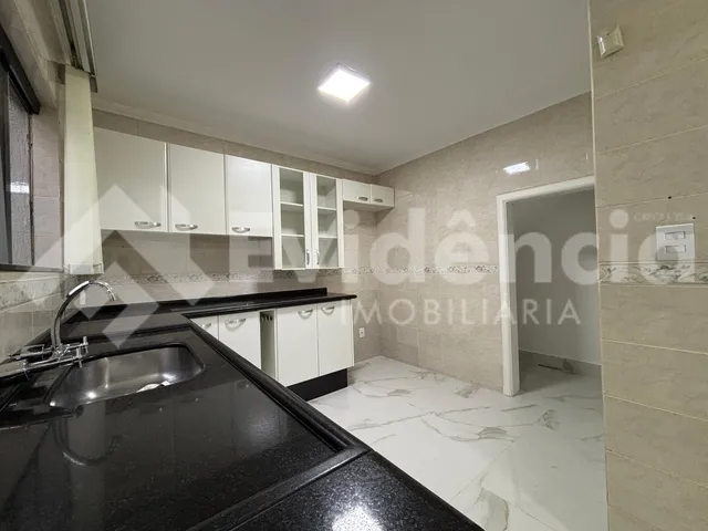 Imagem 11: Incrível Sobrado para Locação no Bairro Alto da XV - 4 Dormitórios