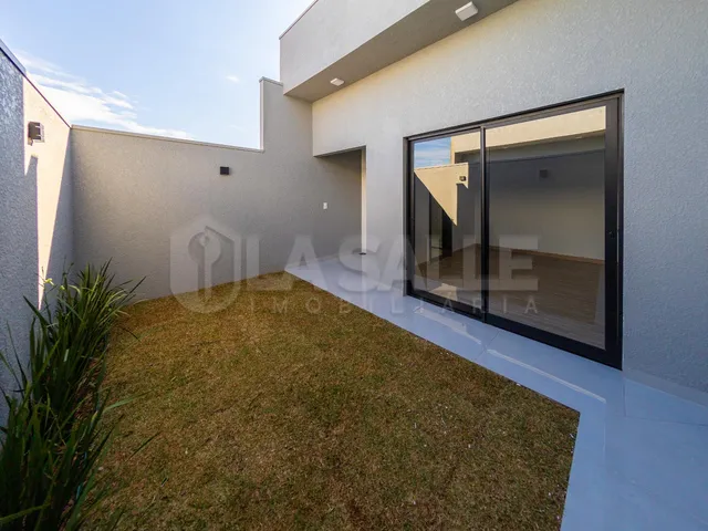 Imagem: Casa À Venda com Churrasqueira Interna
