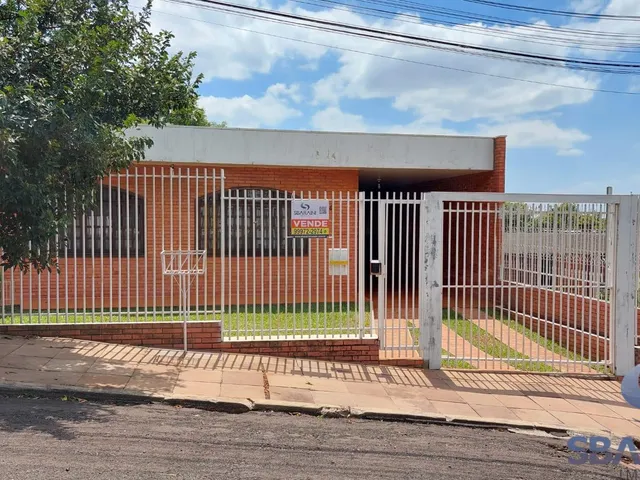 Imagem: Casa com 04 Quartos para Locação no Bairro