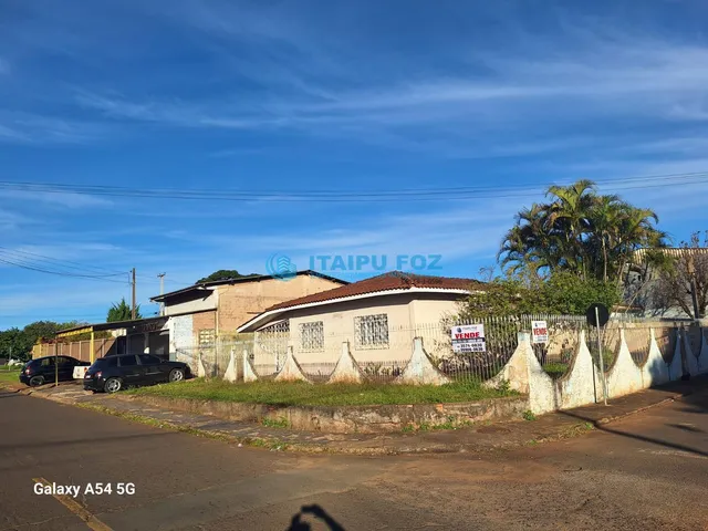 Imagem: Imóvel de Esquina para Venda no Bairro