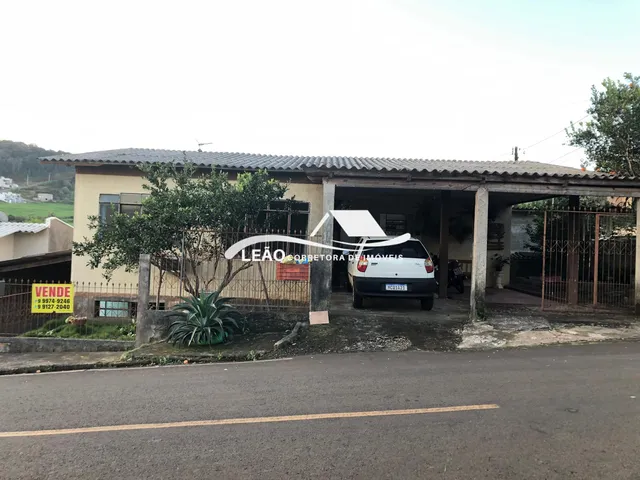 Imagem: Casa com Piscina e Duas Moradias