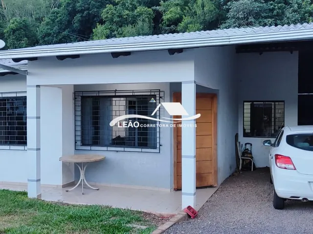 Imagem: Casa com Espaço Coberto para Empresa
