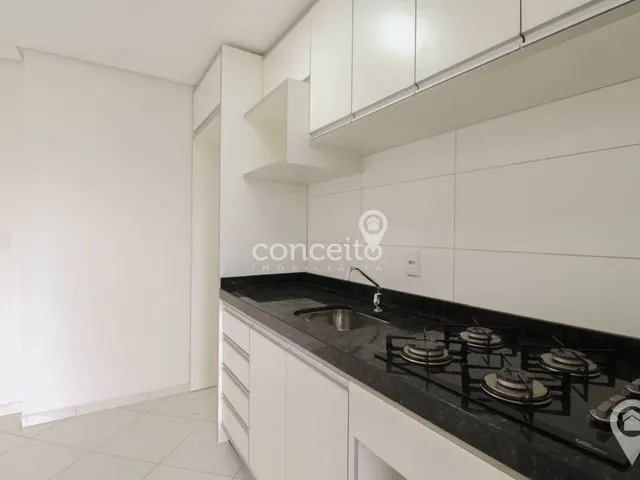 Imagem 11: Apartamento Semimobiliado com 2 Dormitórios na Água Verde!