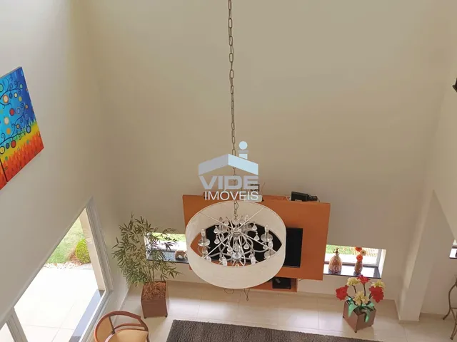 Imagem 9: Sobrado de Alto Padrão À Venda no san Conrado R$ 2.800.000 Arquitetura Contemporânea e Integração com a Natureza