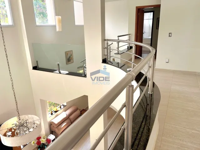 Imagem 10: Sobrado de Alto Padrão À Venda no san Conrado R$ 2.800.000 Arquitetura Contemporânea e Integração com a Natureza