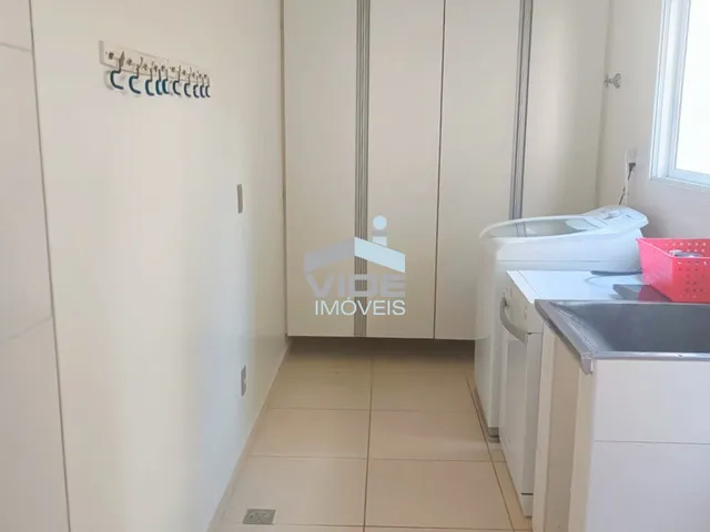 Imagem 15: Sobrado de Alto Padrão À Venda no san Conrado R$ 2.800.000 Arquitetura Contemporânea e Integração com a Natureza