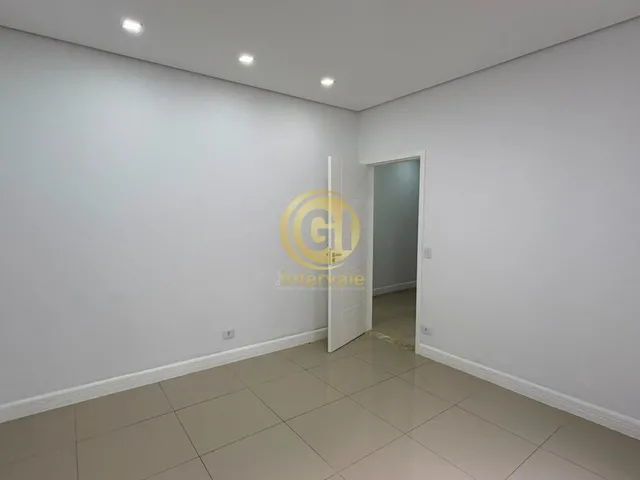 Imagem 9: Casa de Alto Padrão com Piscina e Suíte Master no Mirante do Vale