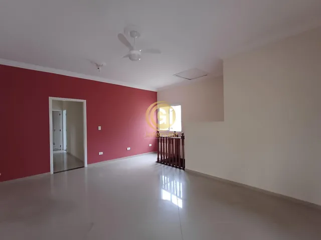 Imagem: Alugo Casa com 3 Dorm. Sendo 1 Suite no