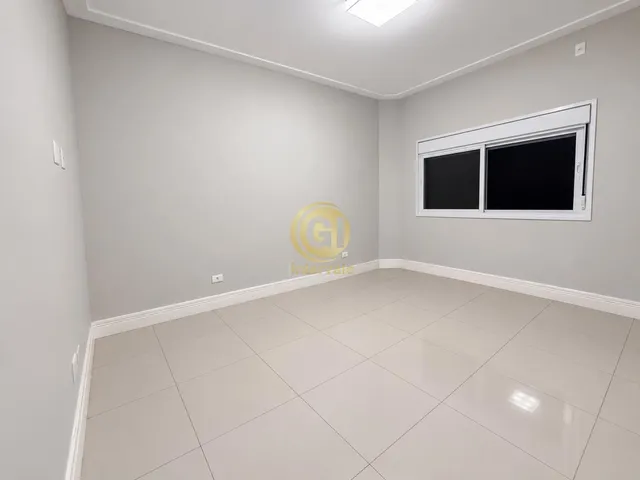 Imagem 3: Grupo Intervale Aluga Casa de Alto Padrão em Condominio Fechado com 4 Quartos Sendo 4 Suites