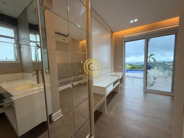 Imagem 14: Casa de Luxo em Condomínio: 4 Quartos, 3 Suítes, 4 Salas e Piscina em Jacareí-Sp, Bairro Mirante do Vale - Imperdível!