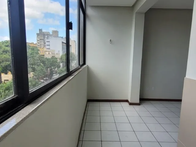 Imagem 2: Apartamento com Closet e Sacada no Edifício Palácio do Rádio