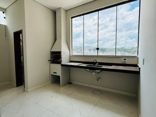 Imagem: Casa Geminada Triplex À Venda - Bairro