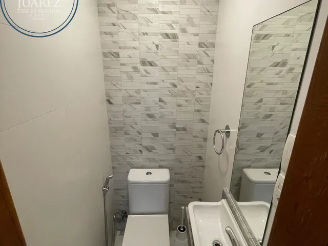 Imagem 14: Apto 1/4 e Sala, Sendo Suíte, Mobiliado, Possui Quarto de Empregada, Área de Serviço e Vaga de Garagem Privativa