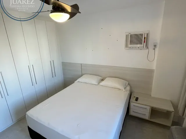 Imagem 9: Apto 1/4 e Sala, Sendo Suíte, Mobiliado, Possui Quarto de Empregada, Área de Serviço e Vaga de Garagem Privativa