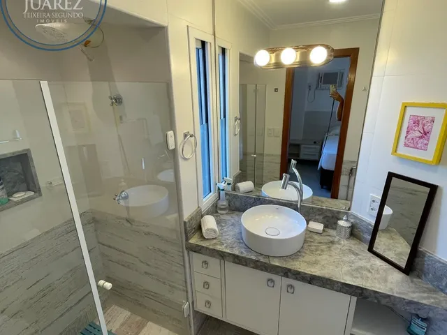 Imagem 3: Apto 1/4 e Sala, Sendo Suíte, Mobiliado, Possui Quarto de Empregada, Área de Serviço e Vaga de Garagem Privativa