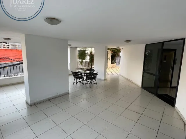 Imagem 13: Apto 1/4 e Sala, Sendo Suíte, Mobiliado, Possui Quarto de Empregada, Área de Serviço e Vaga de Garagem Privativa