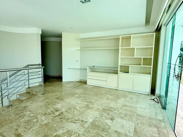 Imagem 2: 0 Casa com 6 dormitórios
