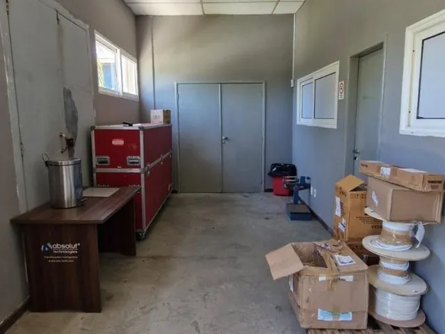 Imagem 2: 0 Loja com 10 vagas na garagem