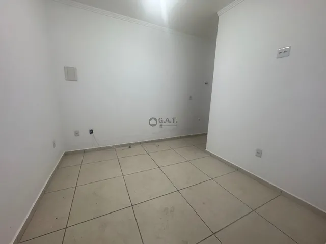Imagem 4: Aluguel de Sala Comercial no Jardim Guaruja Sorocaba-Sp: 12M², 1 Banheiro. Agende Sua Visita Agora!