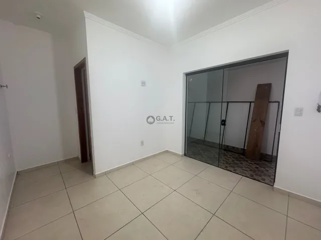 Imagem 3: Aluguel de Sala Comercial no Jardim Guaruja Sorocaba-Sp: 12M², 1 Banheiro. Agende Sua Visita Agora!