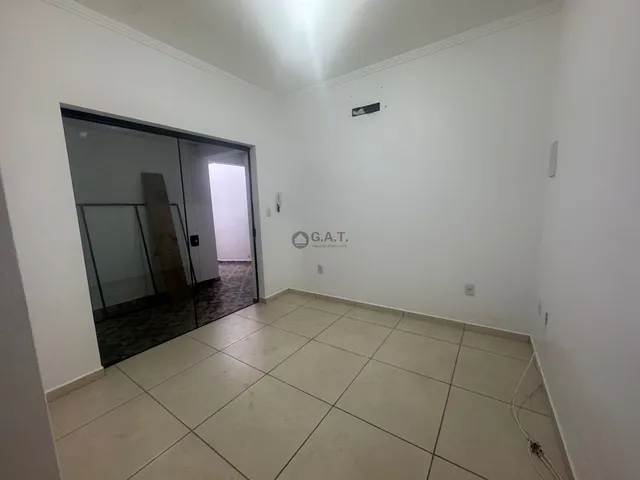 Imagem 5: Aluguel de Sala Comercial no Jardim Guaruja Sorocaba-Sp: 12M², 1 Banheiro. Agende Sua Visita Agora!