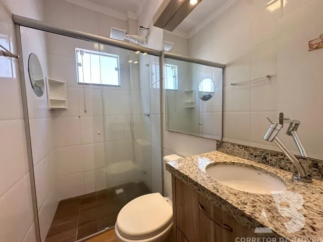 Imagem 9: Imperdível Oportunidade de Adquirir Casa de 3 Quartos e 6 Vagas em Camboriú-Sc no Bairro santa Regina!