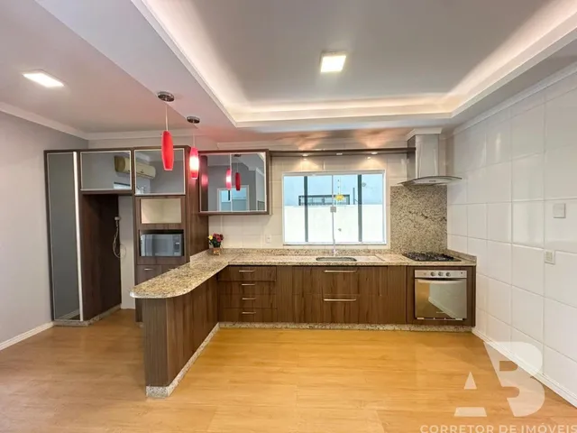 Imagem 3: Imperdível Oportunidade de Adquirir Casa de 3 Quartos e 6 Vagas em Camboriú-Sc no Bairro santa Regina!