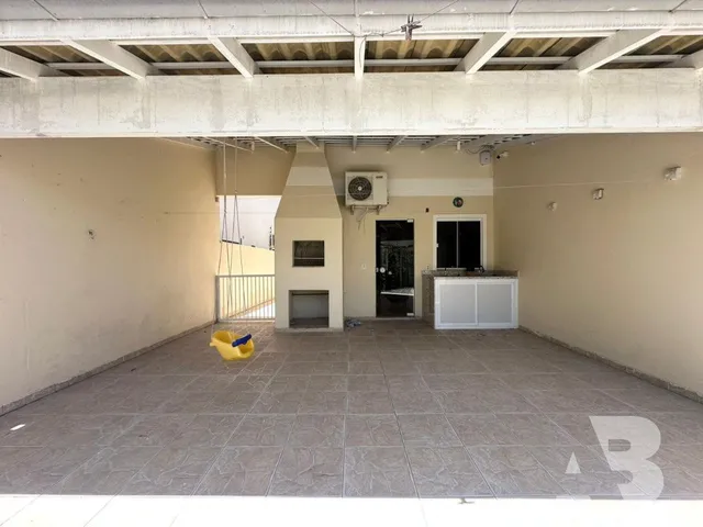 Imagem 4: Imperdível Oportunidade de Adquirir Casa de 3 Quartos e 6 Vagas em Camboriú-Sc no Bairro santa Regina!