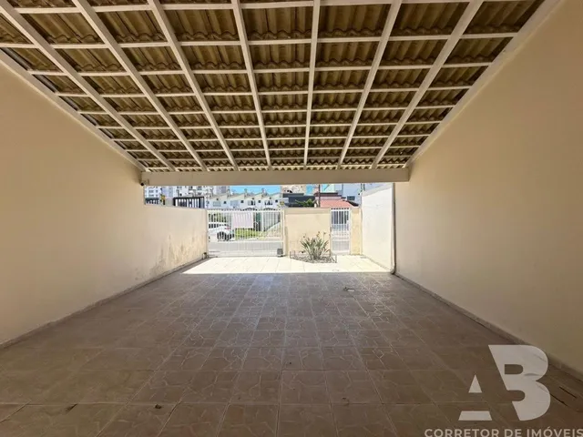 Imagem 14: Imperdível Oportunidade de Adquirir Casa de 3 Quartos e 6 Vagas em Camboriú-Sc no Bairro santa Regina!