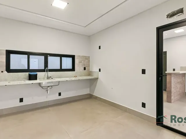 Imagem 7: Sobrado em Condomínio Fechado para Venda, 5 Quarto(S), Jardim Itália, Cuiabá