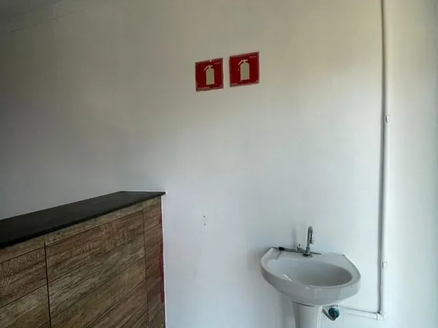 Imagem 5: Salao Comercial para Locação na Av. Meira Junior, Preparado para Cozinha Industrial, Área 39 M2