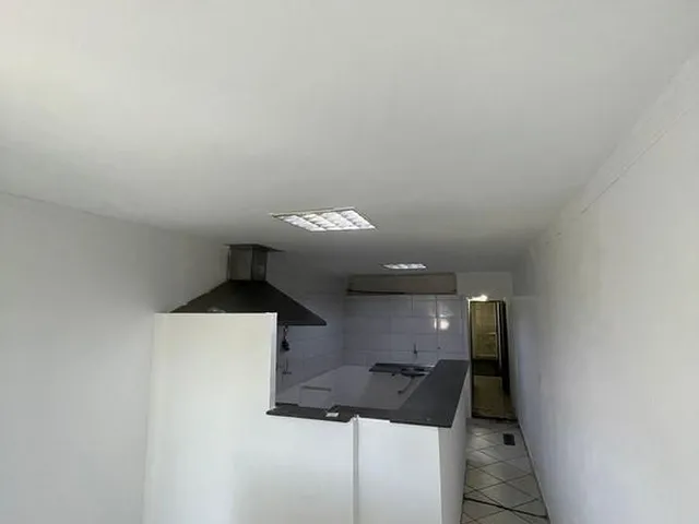 Imagem 8: Salao Comercial para Locação na Av. Meira Junior, Preparado para Cozinha Industrial, Área 39 M2