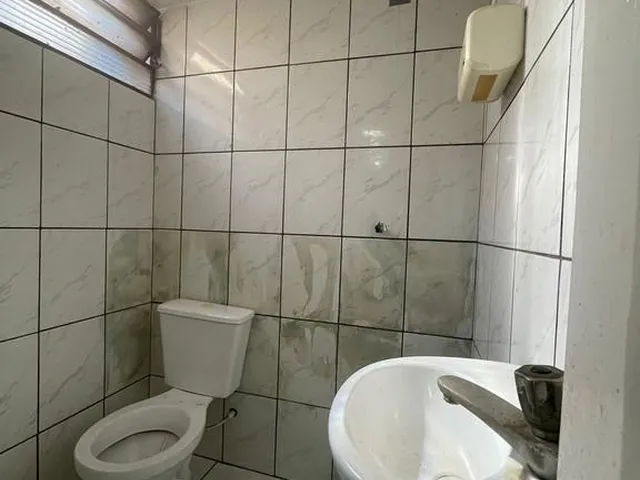 Imagem 6: Salao Comercial para Locação na Av. Meira Junior, Preparado para Cozinha Industrial, Área 39 M2