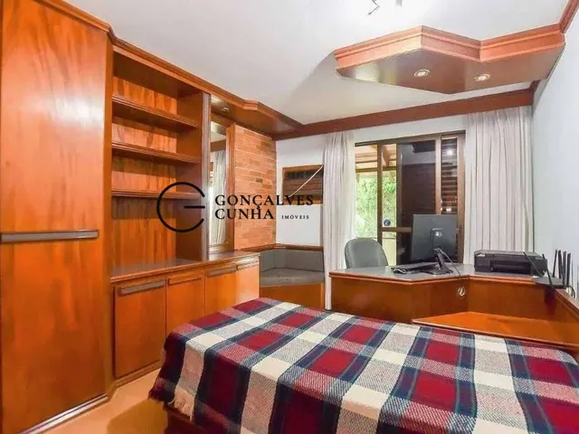 Imagem 14: Casa de 5 Quartos e 3 Suítes À Venda no Ahú, Curitiba 385M2