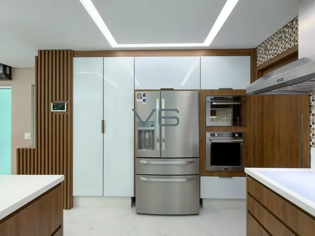 Imagem 11: Casa Alto Padrão com 4 Quartos, 6 Vagas de Garagem, 700 M² Privativos no Xaxim, Curitiba - Pr