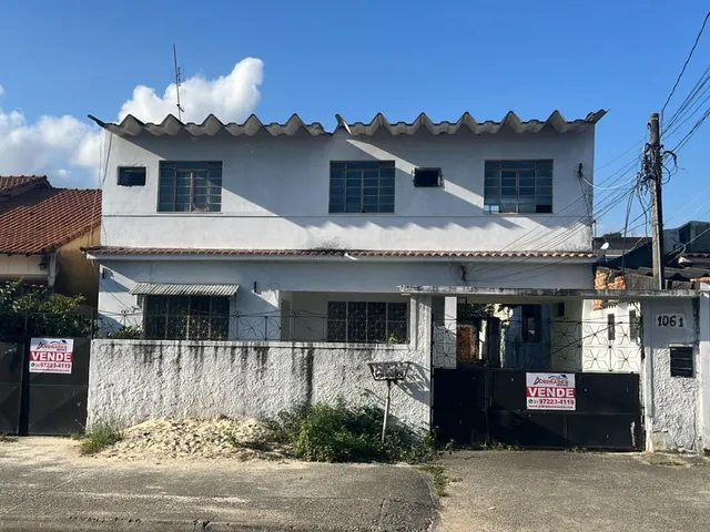 Imagem: Venda - Casa com 2 Quartos, Quintal e Área