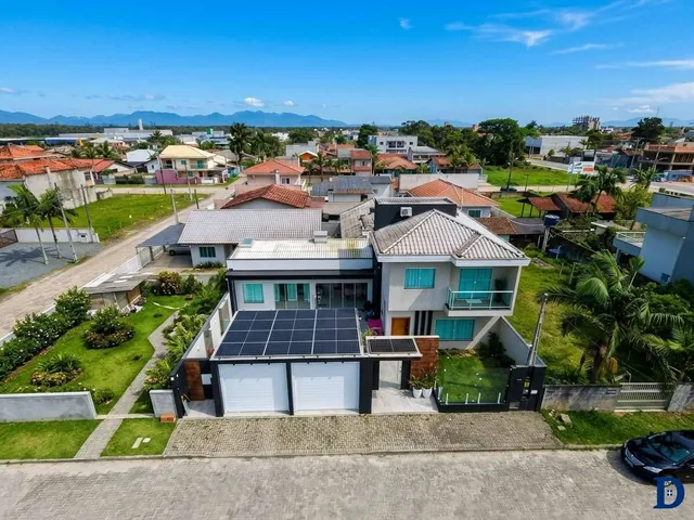Imagem: Casa de Alto Padrão no Centro de Itapoá