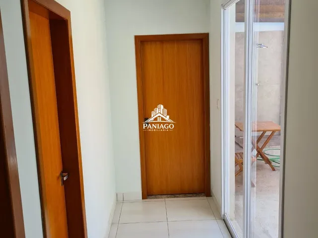 Imagem 14: Casa com 3 Quartos, Piscina e Energia Solar À Venda no Jardim Comodoro