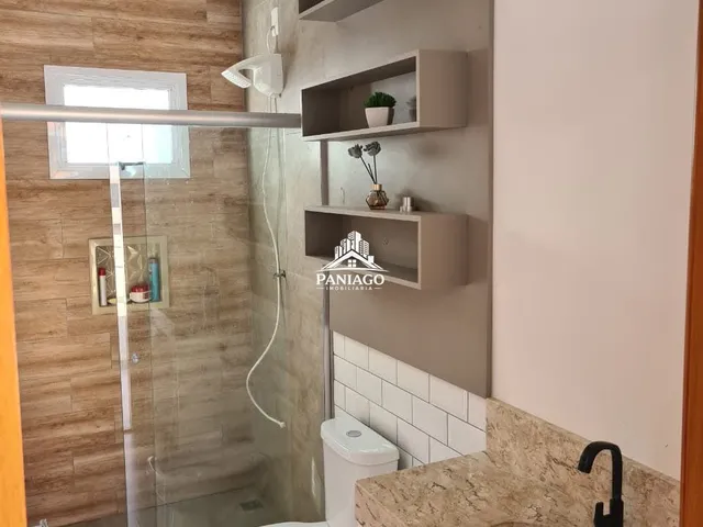 Imagem 15: Casa com 3 Quartos, Piscina e Energia Solar À Venda no Jardim Comodoro