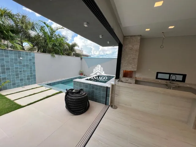 Imagem 9: Casa com 5 Quartos, 4 Suítes e Piscina À Venda no Villa Jardim