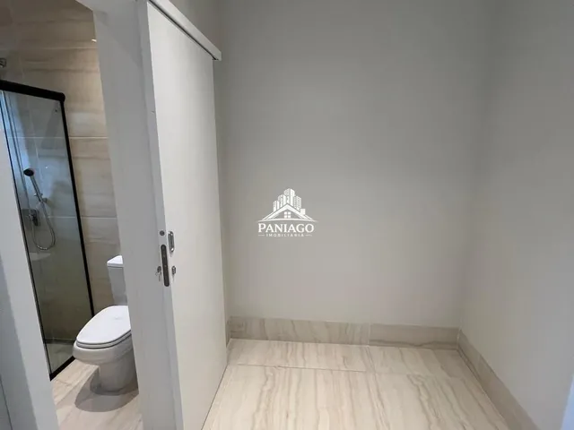 Imagem 6: Casa com 5 Quartos, 4 Suítes e Piscina À Venda no Villa Jardim