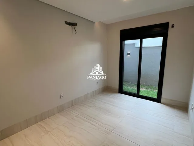 Imagem 11: Casa com 5 Quartos, 4 Suítes e Piscina À Venda no Villa Jardim