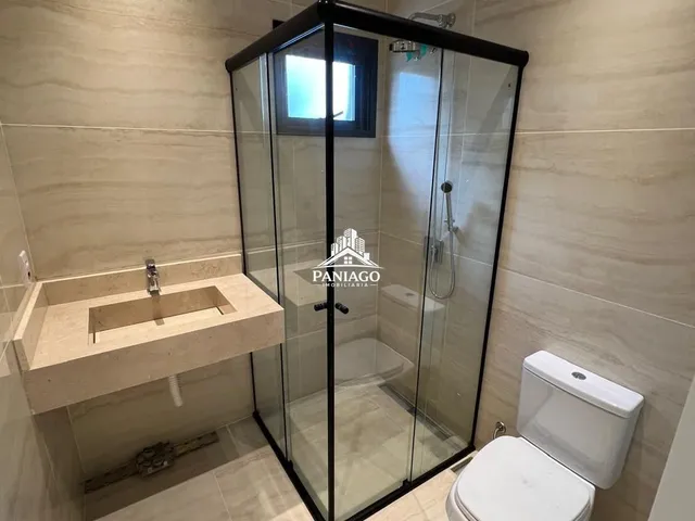 Imagem 3: Casa com 5 Quartos, 4 Suítes e Piscina À Venda no Villa Jardim