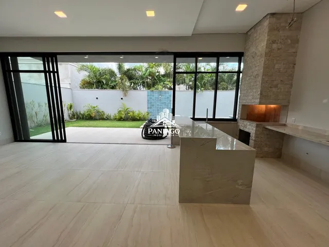 Imagem 4: Casa com 5 Quartos, 4 Suítes e Piscina À Venda no Villa Jardim