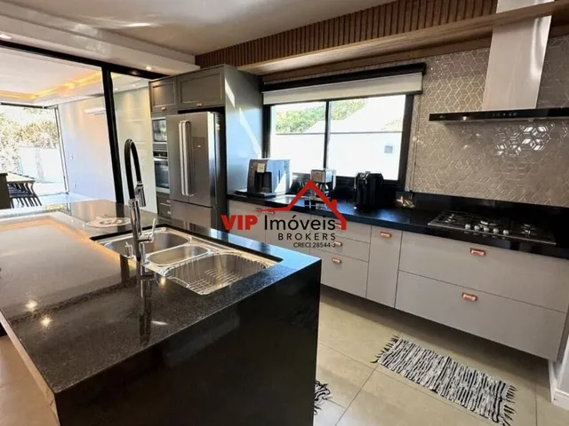 Imagem 5: Casa com 3 Suítes e 7 Vagas no Medeiros