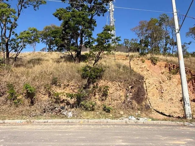 Imagem: Terreno À Venda no Bairro Jardim Bandeirantes