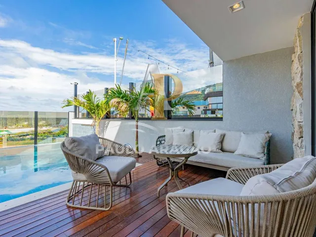 Imagem 15: Casa Pé na Areia À Venda em Bombinhas, Bombas, com 4 Quartos, 180M²