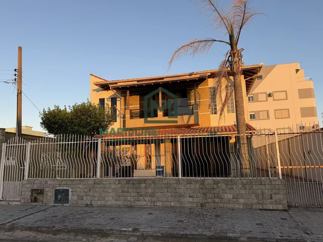 Imagem: Casa com Quintal e Churrasqueira no Mar
