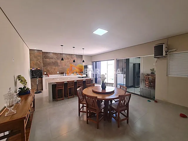 Imagem: Casa À Venda com 2 Quartos no Conjunto