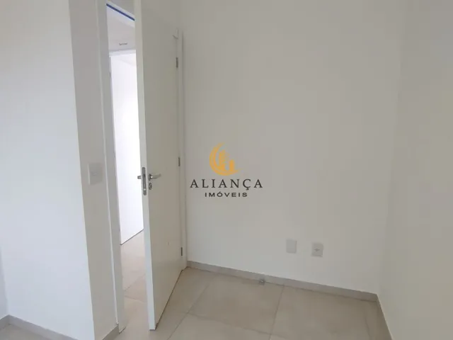 Imagem 3: Sobrado com 2 Dormitórios e Quintal em Potecas